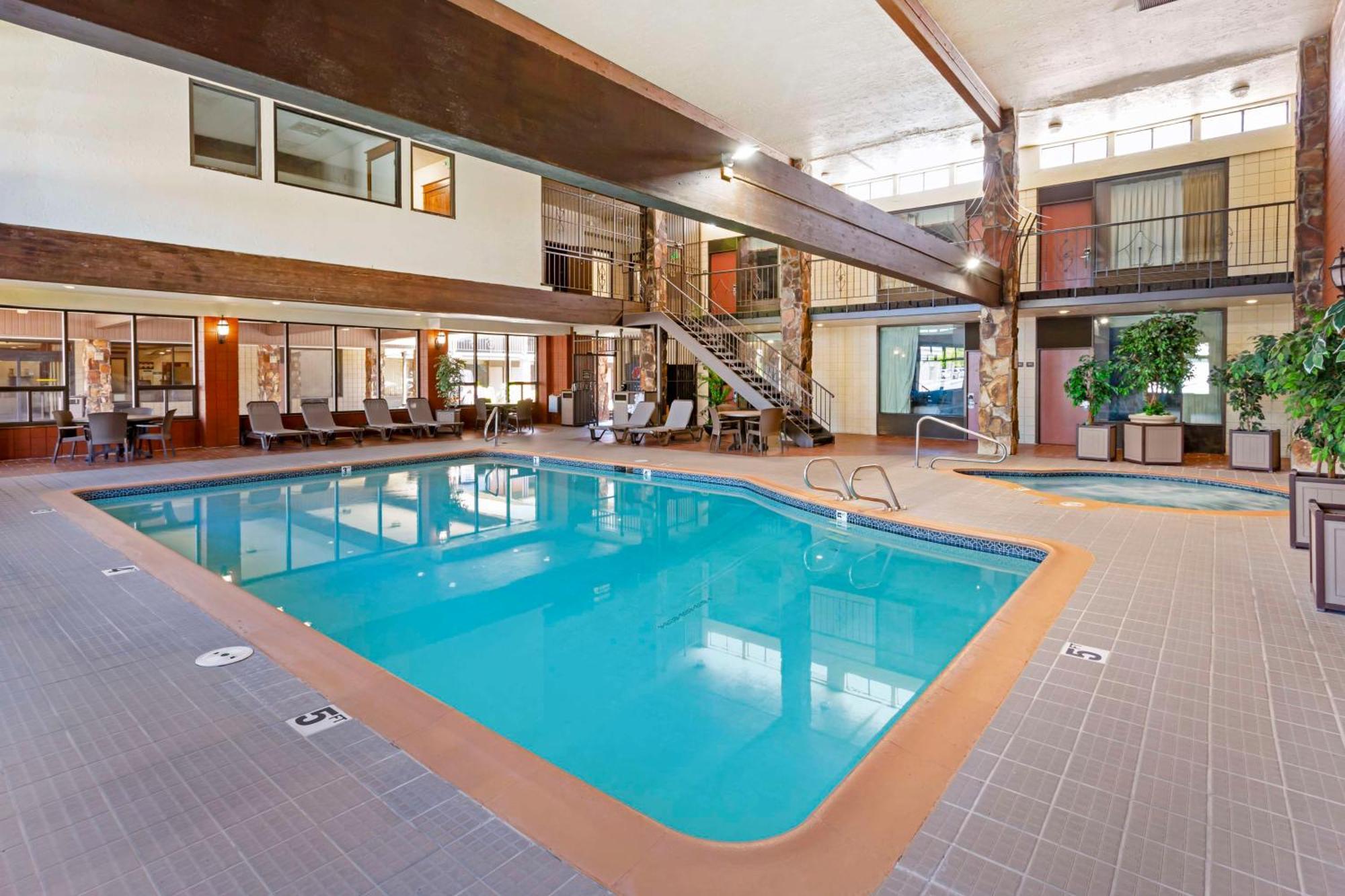 Best Western Plus Weston Inn Logan Kültér fotó